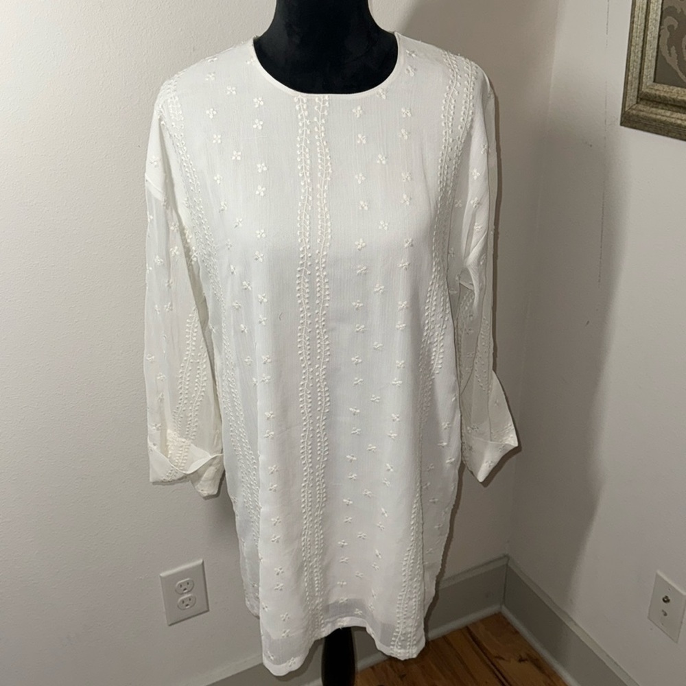 Skylar + Madison Sz L white embroidered fabric shift dress new